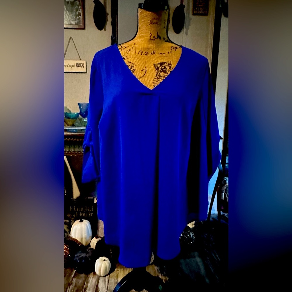 NWOT Torrid Royal Blue 00 Blouse